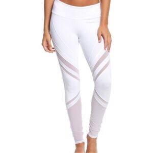 🤍 ALO Yoga White Mesh Panel Leggings